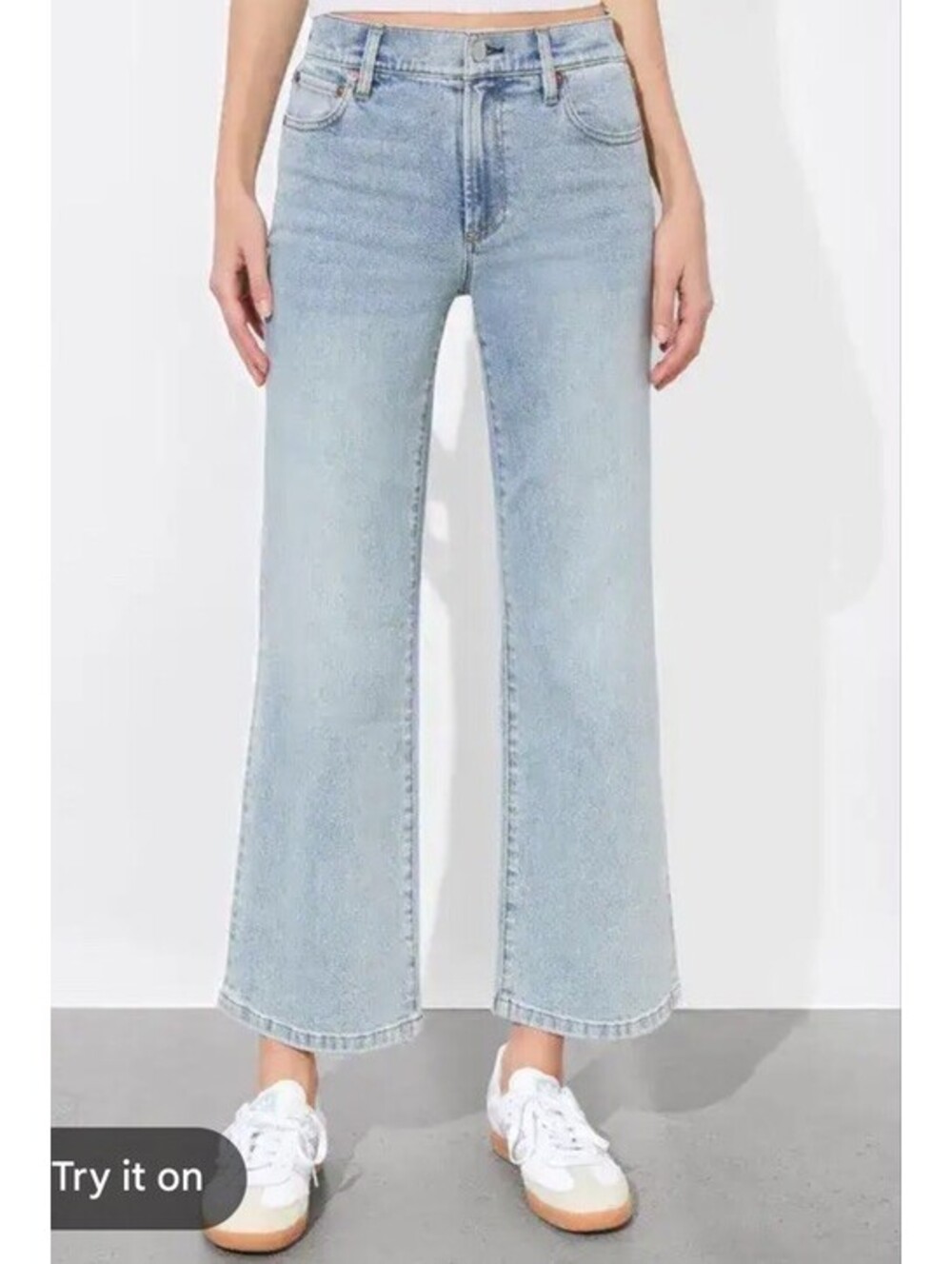Alice & Olivia Roxie Straight Leg Cropped Jeans Rockstar Light Wash 25 $350